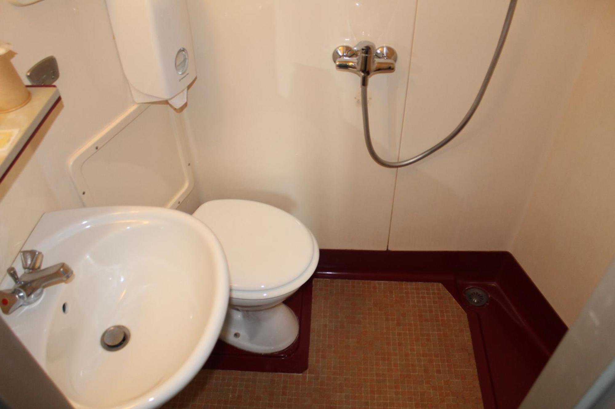 Hotel Des Pins 3*