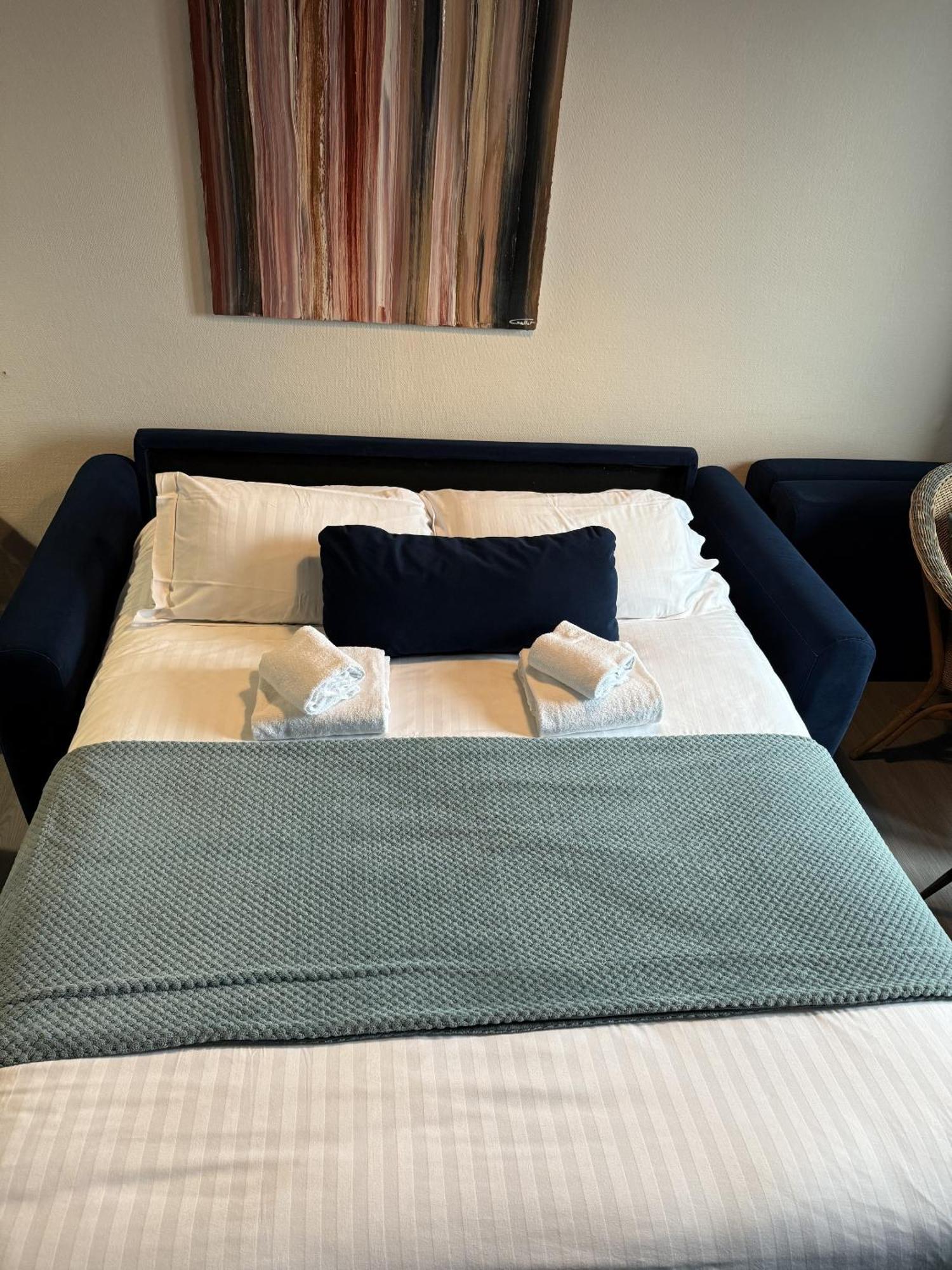 Des Pins Hotel